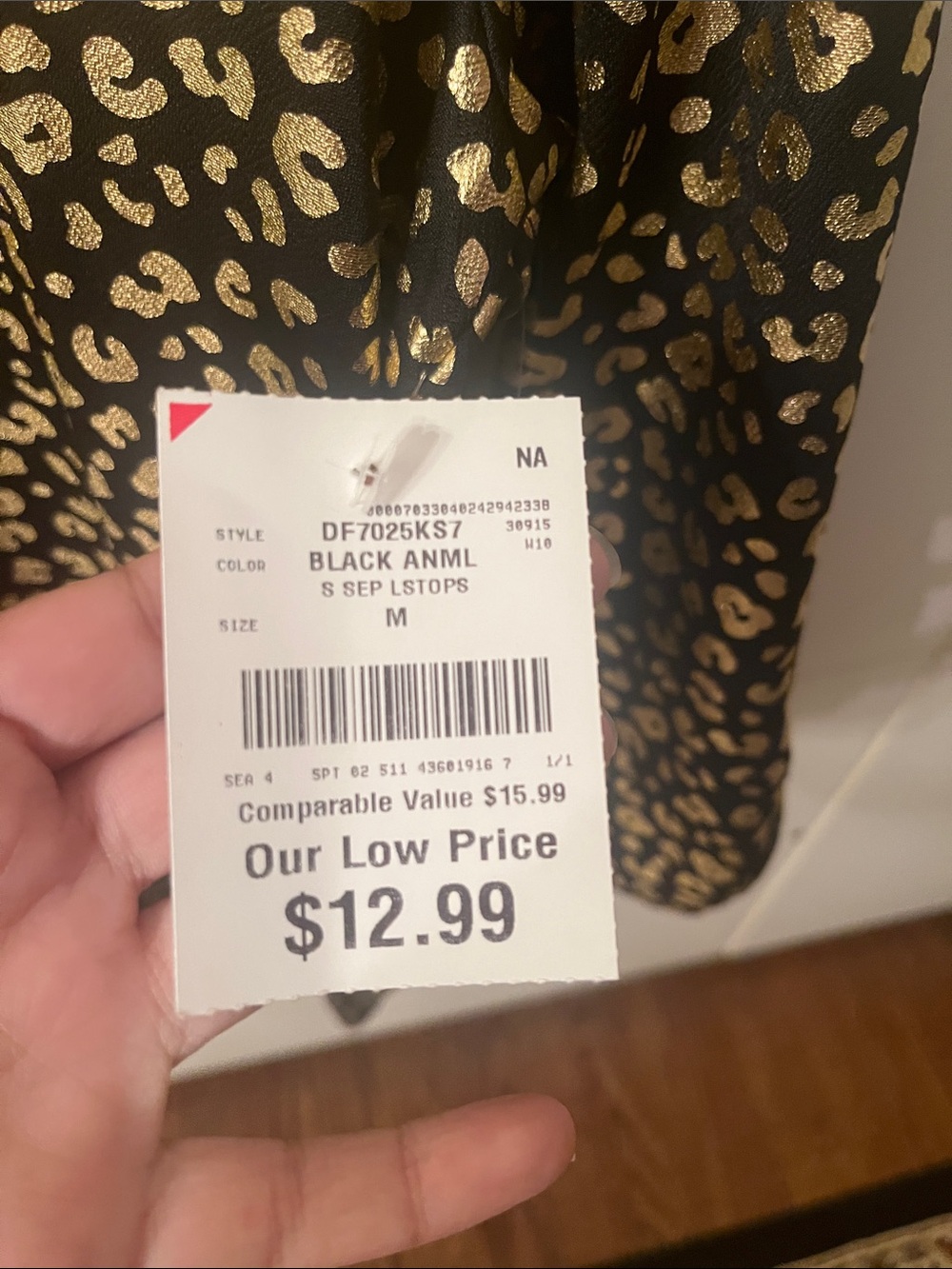 Daisy Fuentes Black Top with Gold Metallic Leopard Print - Picture 5 of 5